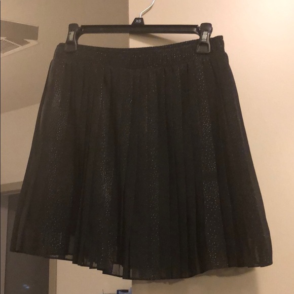 NWOT BCBG Sparkly Pleated Skirt - Picture 2 of 8